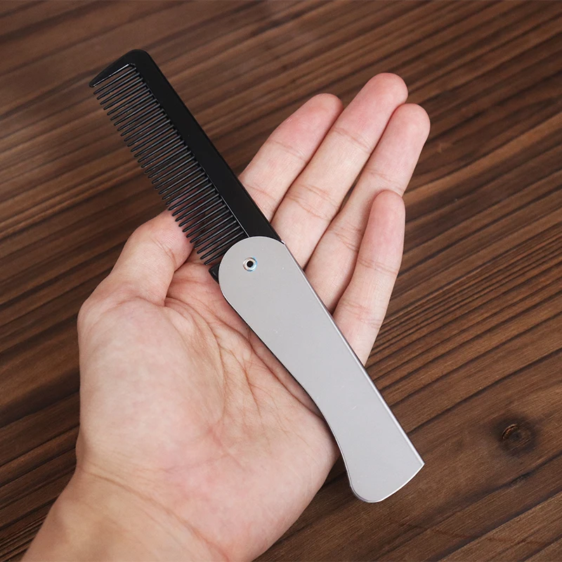 1個入り 折りたたみ式 静電気防止 ポケットスチールコーム  - Beard Oil のレビューと価格